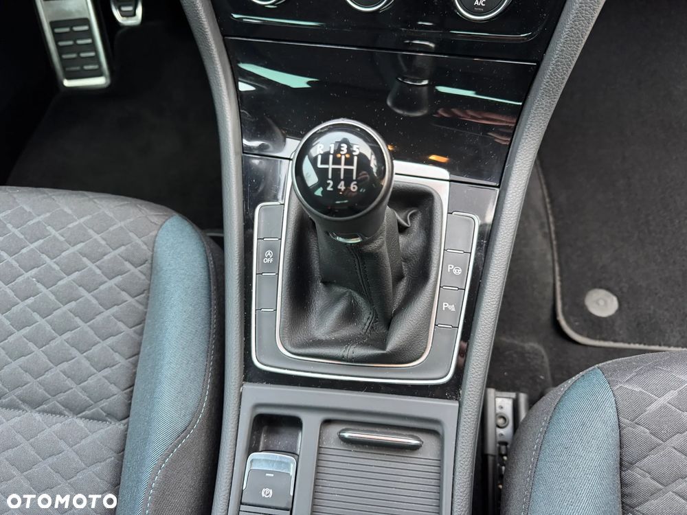 Volkswagen Golf 1.5 TSI ACT OPF BlueMotion IQ.DRIVE - 32