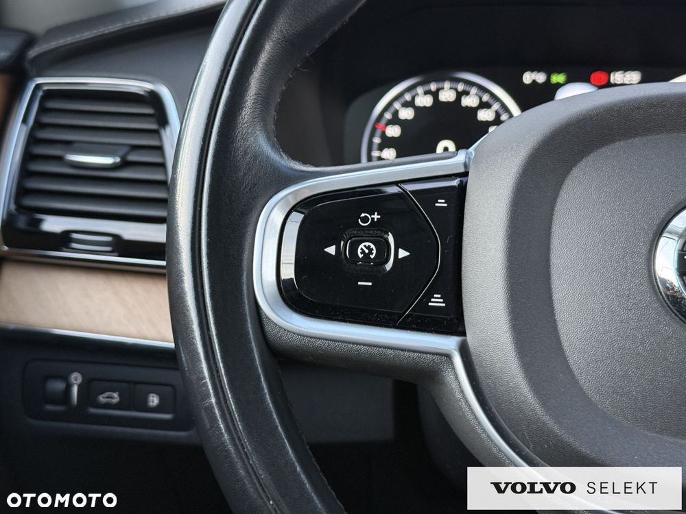 Volvo XC 90 - 7