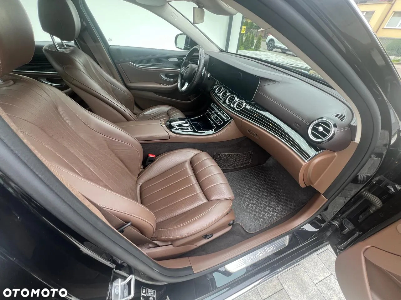 Mercedes-Benz Klasa E 220 d 4-Matic 9G-TRONIC - 5