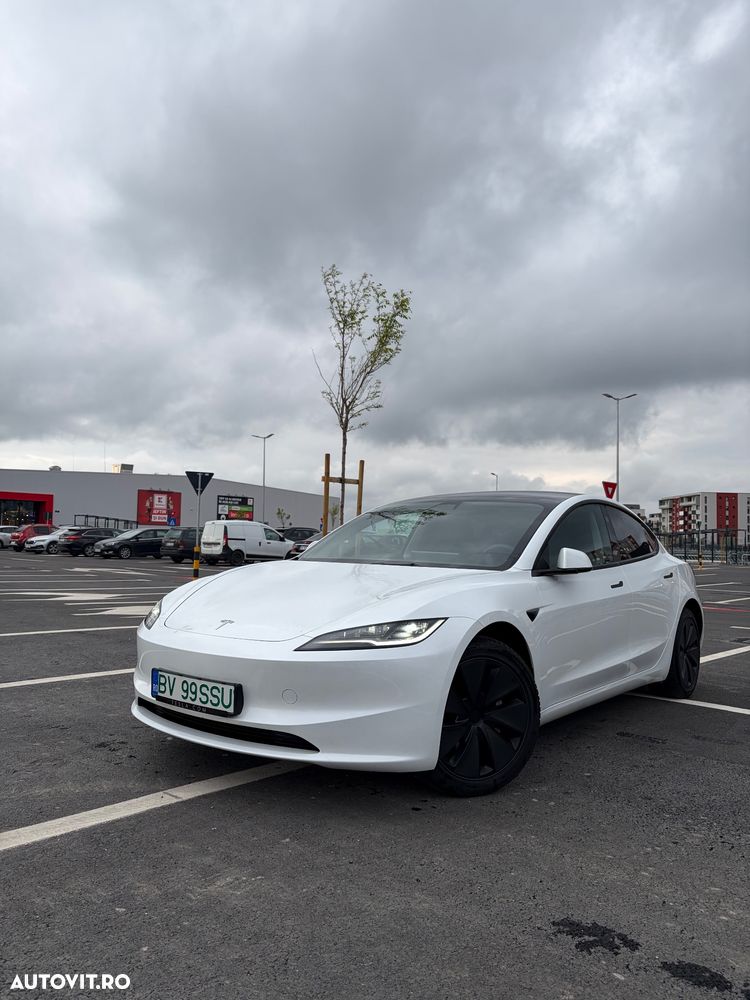 Tesla Model 3 - 1