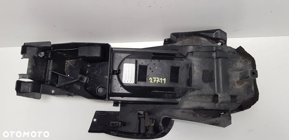 Honda 125 Varadero 01-06 Nadkole Tył Wypełnienie pod Fotel - 3