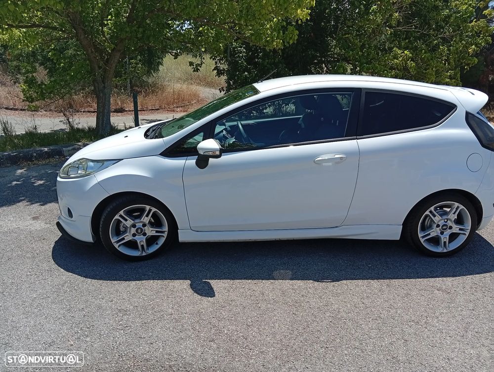 Ford Fiesta 1.6 Ti-VCT Sport - 2