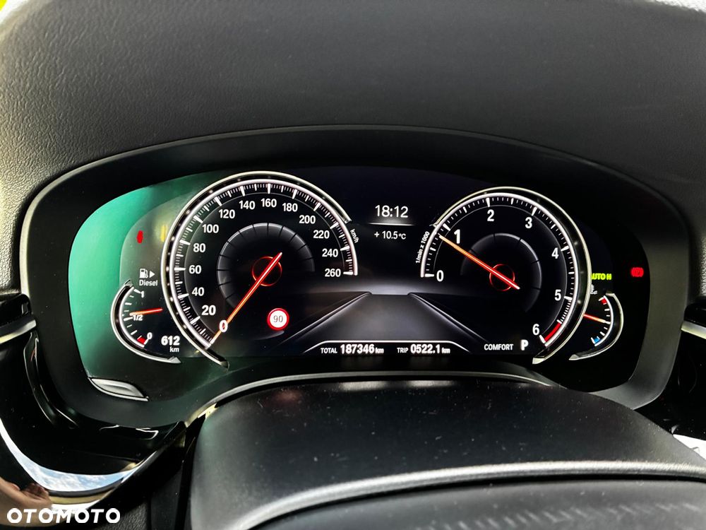 BMW Seria 5 520d Sport Line - 19