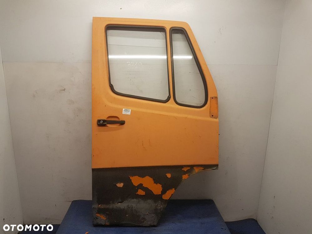 MERCEDES BENZ KACZKA 207 D DRZWI PRZÓD PRAWE - 1
