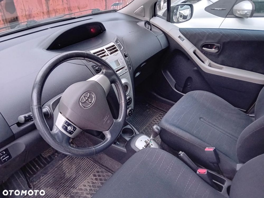 *TOYOTA YARIS II* Samochód na części - 5