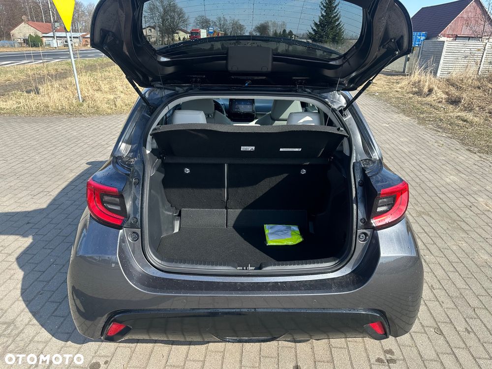 Toyota Yaris Hybrid 1.5 Selection Elegant - 12