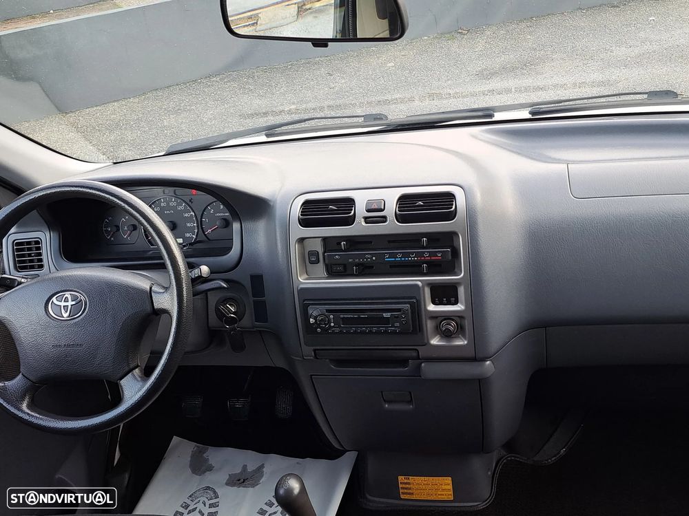 Toyota HiAce 2.5 D-4D Service 2.8T AC - 7