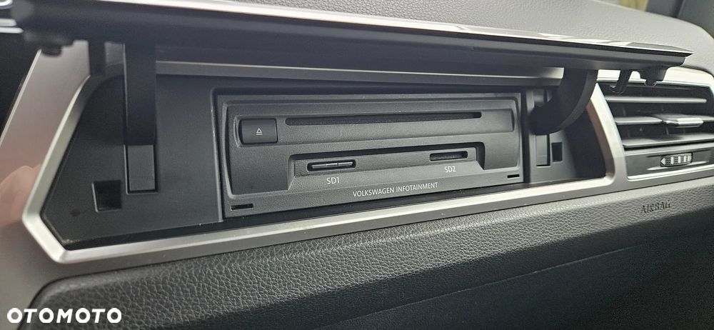 Volkswagen Touran 2.0 TDI SCR DSG Comfortline - 21