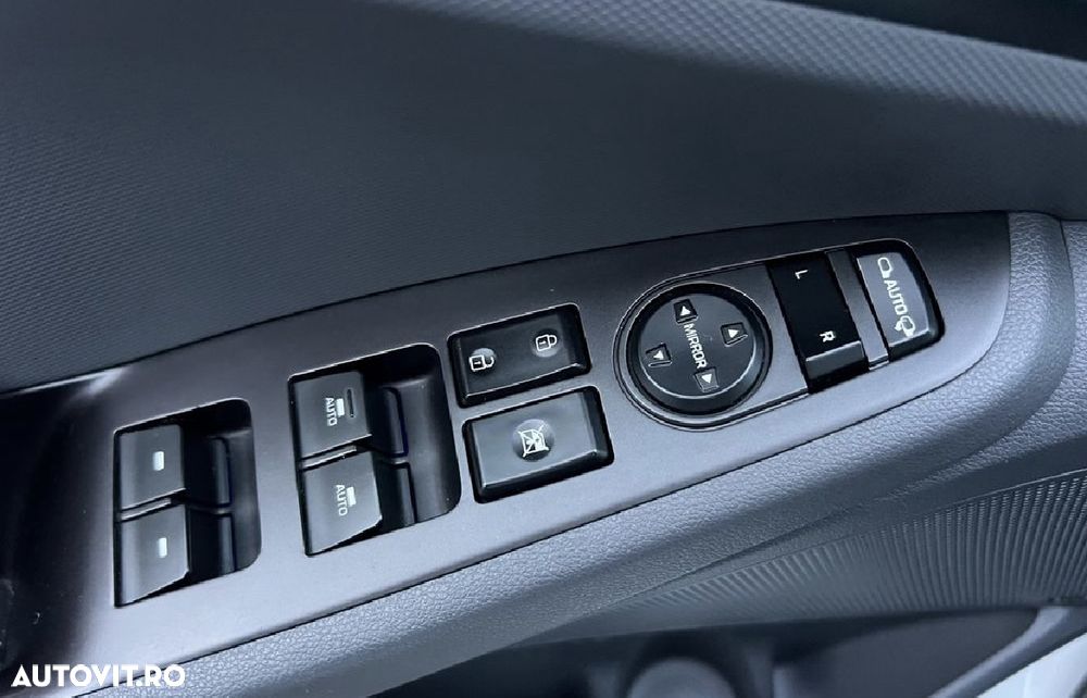 Hyundai IONIQ 1.6 GDI Premium - 24