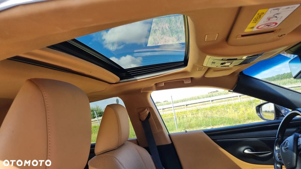 Lexus ES 300h Prestige - 27