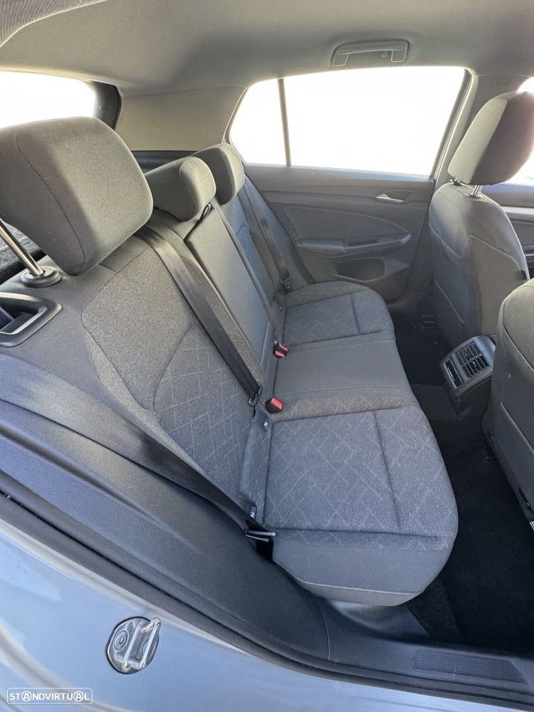 VW Golf 1.5 eTSI Style DSG - 24