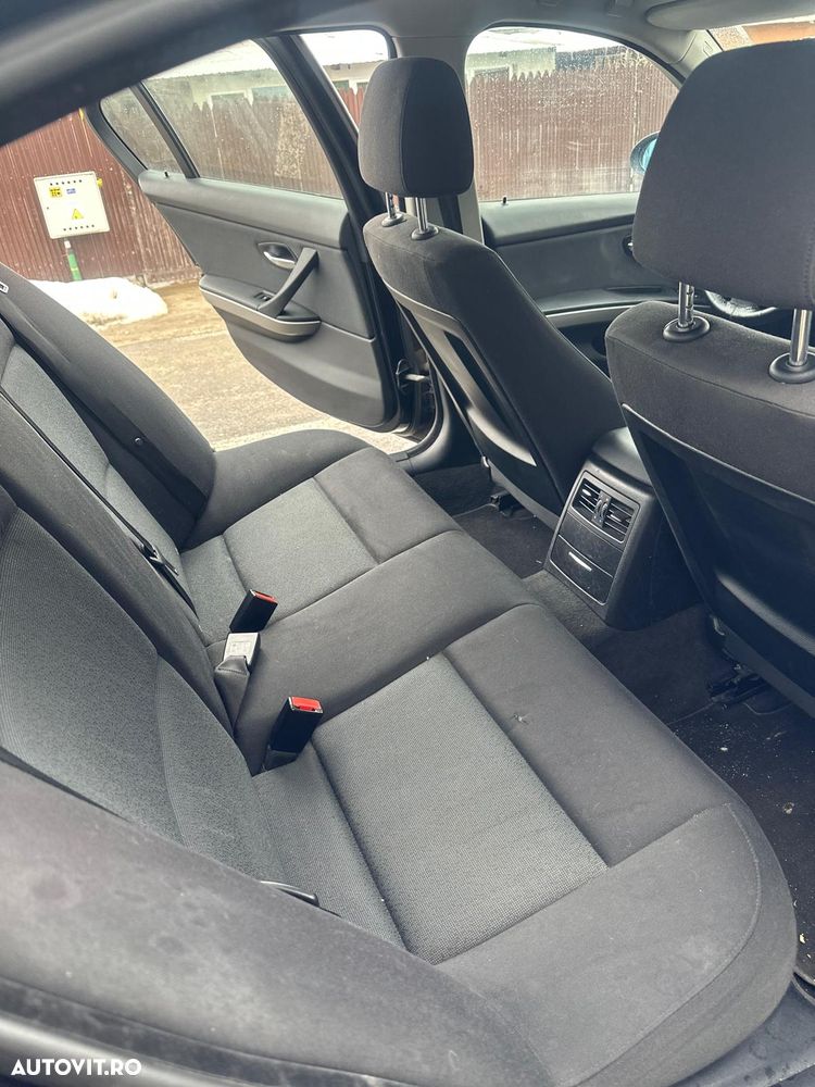 BMW Seria 3 320i - 4