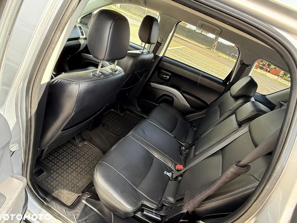 Peugeot 4007 - 10