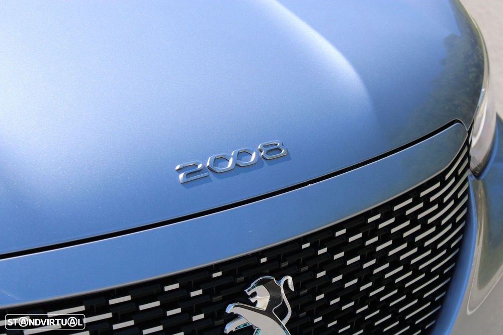 Peugeot e-2008 Allure - 11