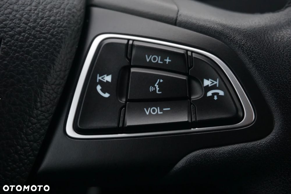 Ford Kuga 2.0 TDCi 2x4 Titanium - 29