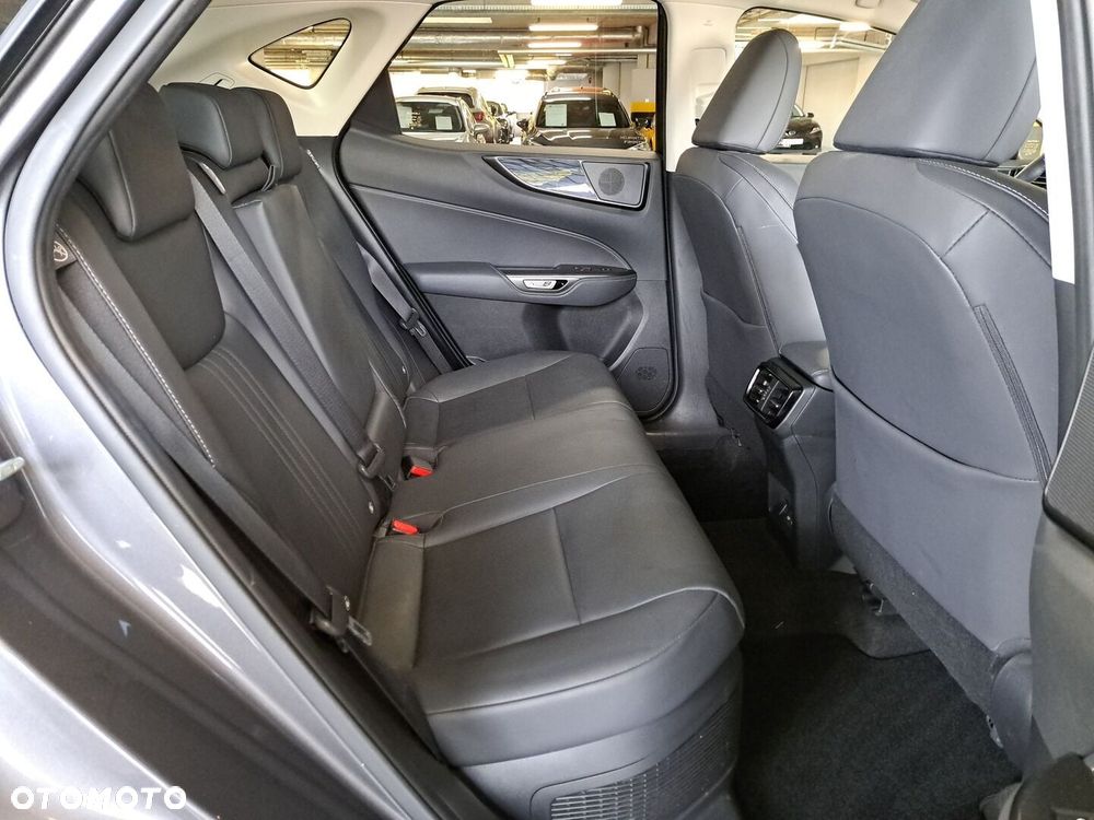Lexus NX 2023