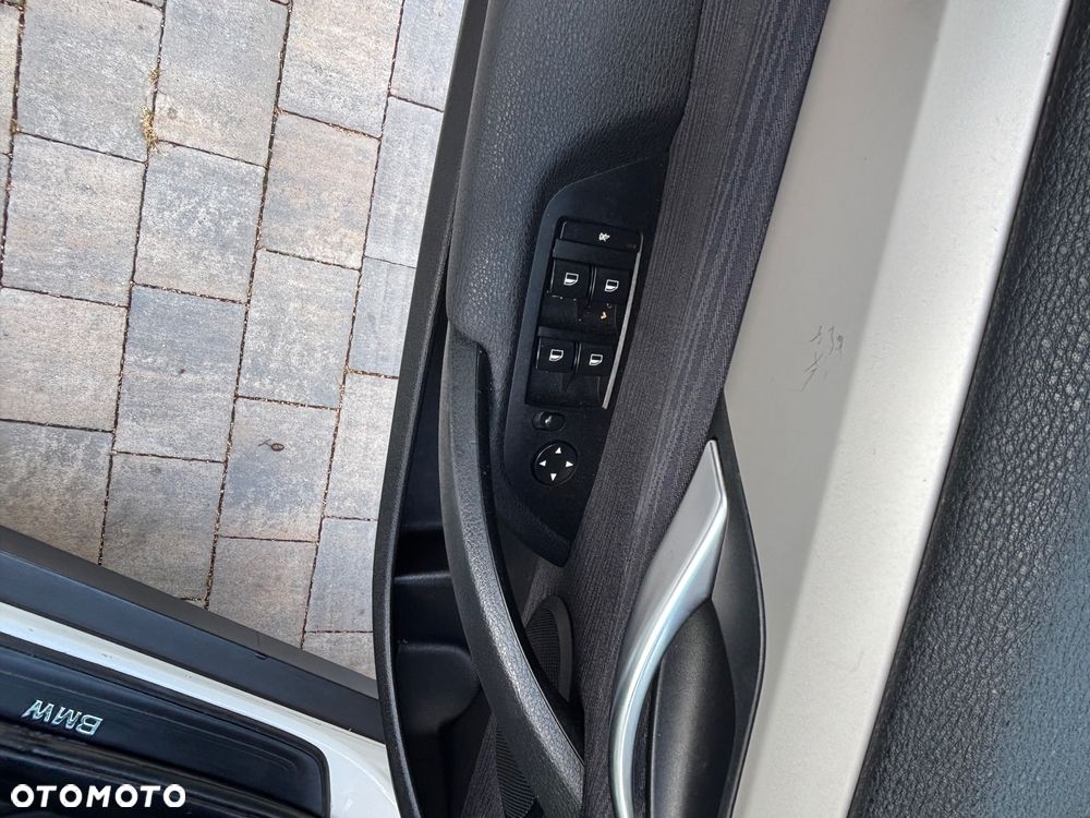 BMW X1 sDrive16d xLine - 22