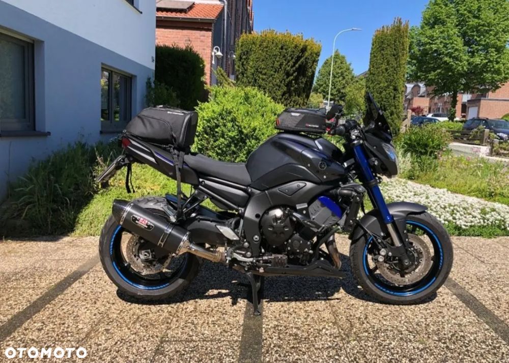 Yamaha FZ8 - 3