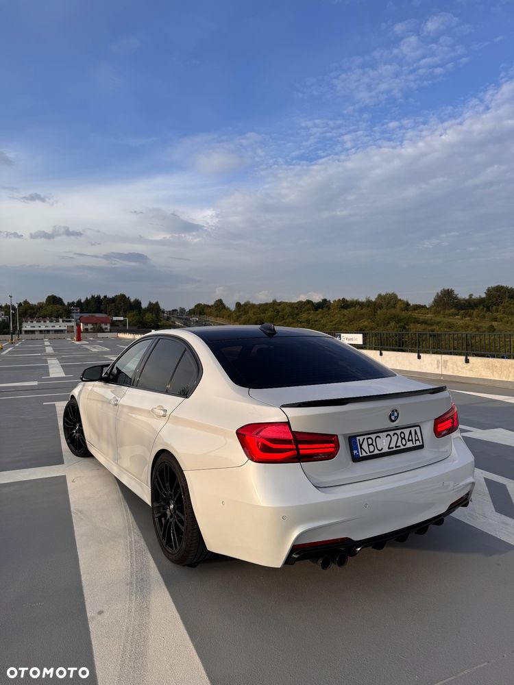 BMW Seria 3 330d M Sport Shadow - 5