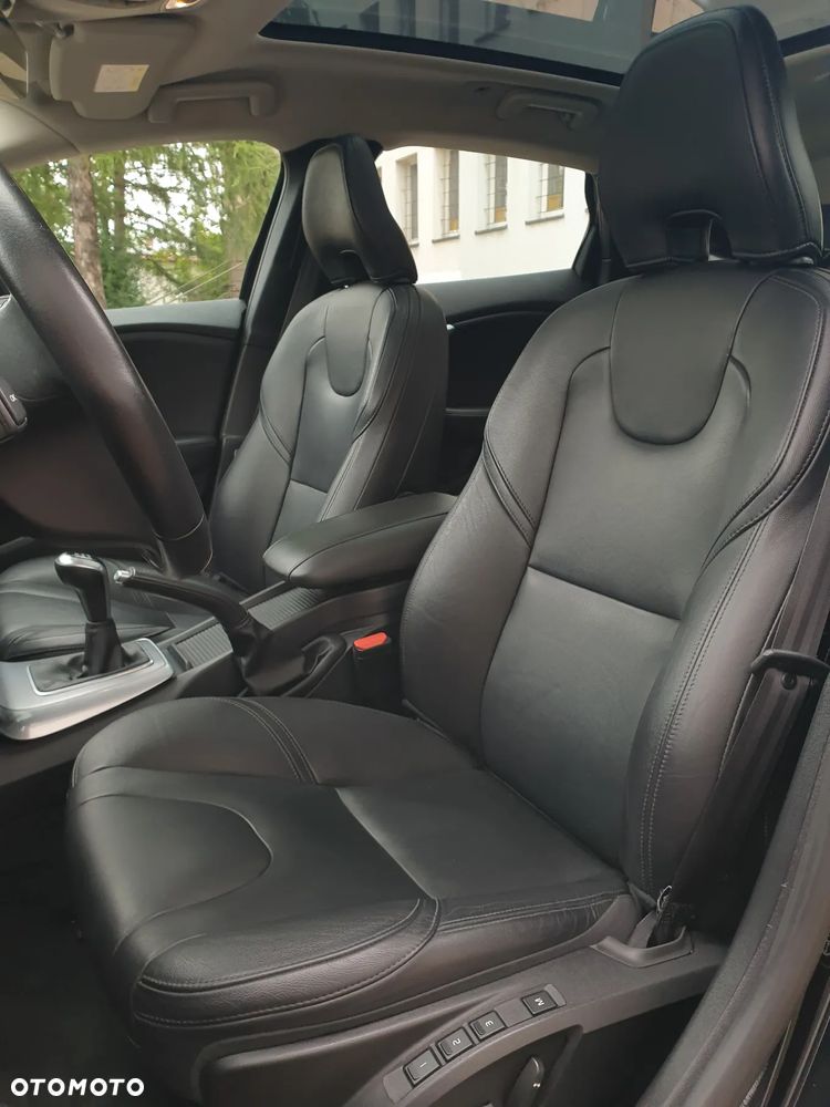 Volvo V40 D3 Inscription - 7