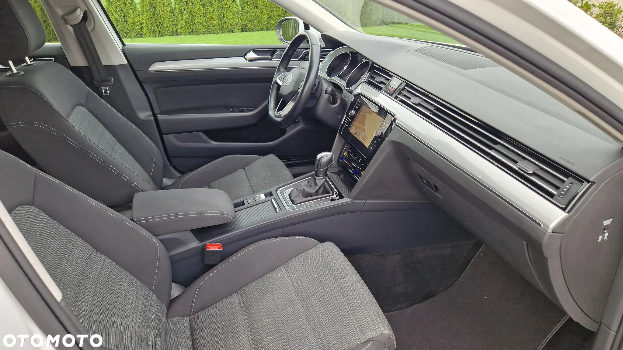 Volkswagen Passat Variant 2.0 TDI SCR DSG Business - 12