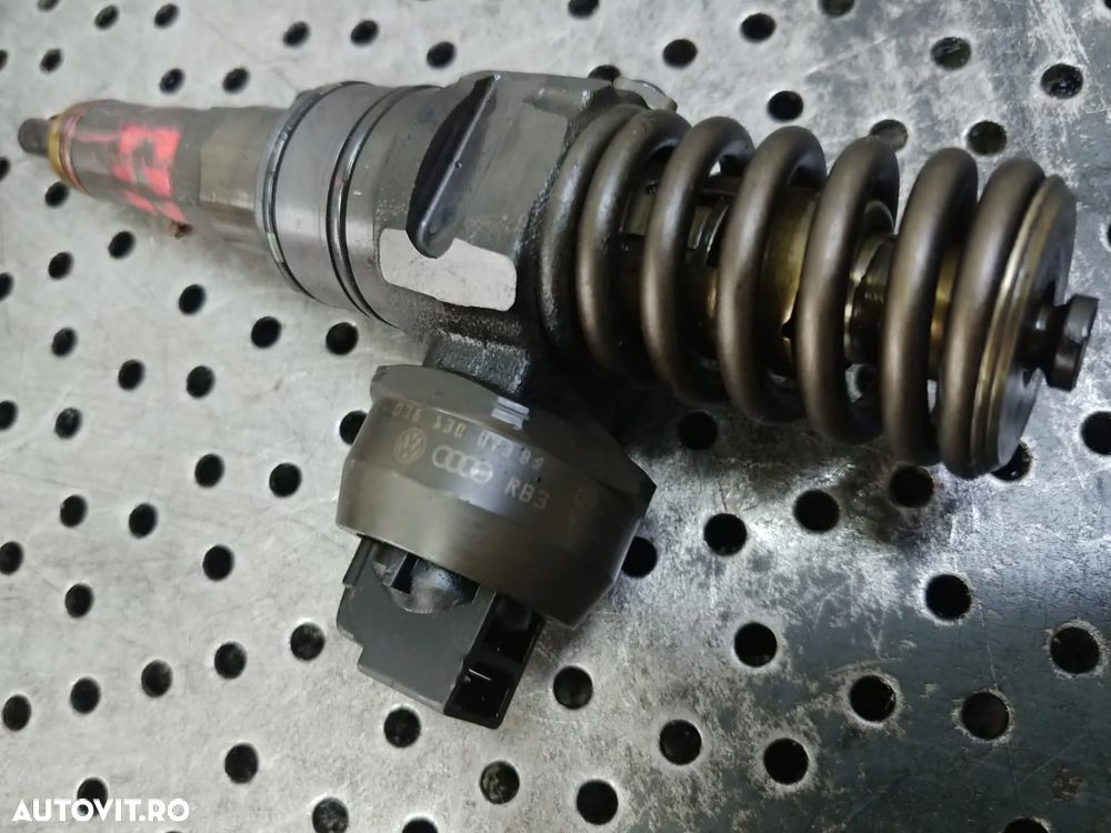 injector 2.0 tdi bmm bmp  audi a3 8p vw passat b6 golf 5 touran skoda octavia 2 seat leon 038130073bq - 2