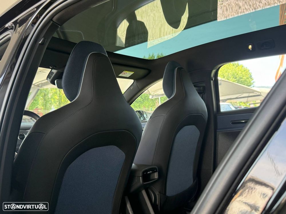 Volvo EX30 69 kWh Twin Motor Black Edition - 47