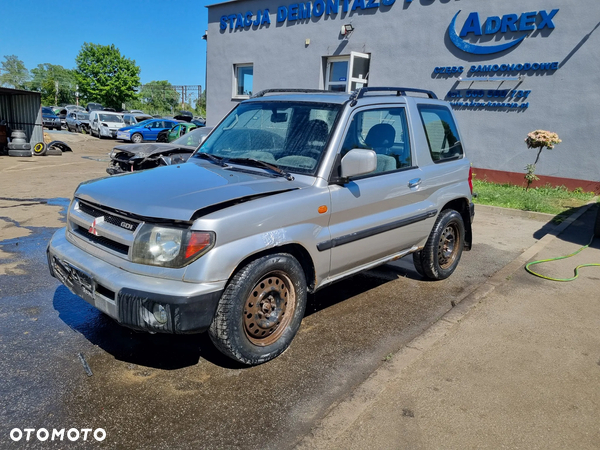 zderzak przedni przód Mitsubishi Pajero Pinin 1.8B 3D