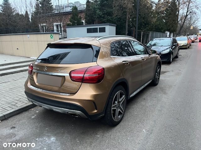 Mercedes-Benz GLA 220 4-Matic AMG Line - 10