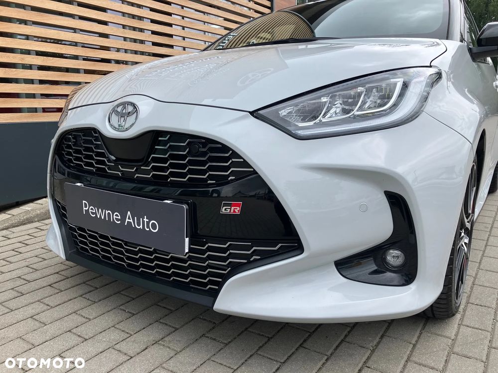 Toyota Yaris Hybrid 1.5 GR Sport - 14
