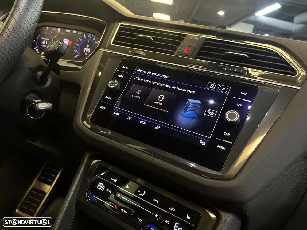 VW Tiguan 1.4 TSI eHybrid R-Line DSG - 38