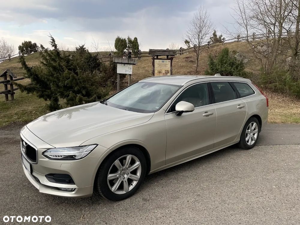 Volvo V90 D3 AWD Momentum Pro - 2