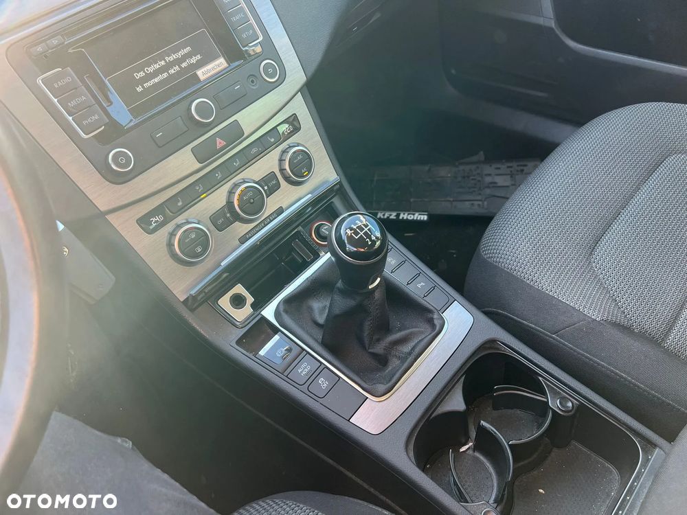 Volkswagen Passat - 9