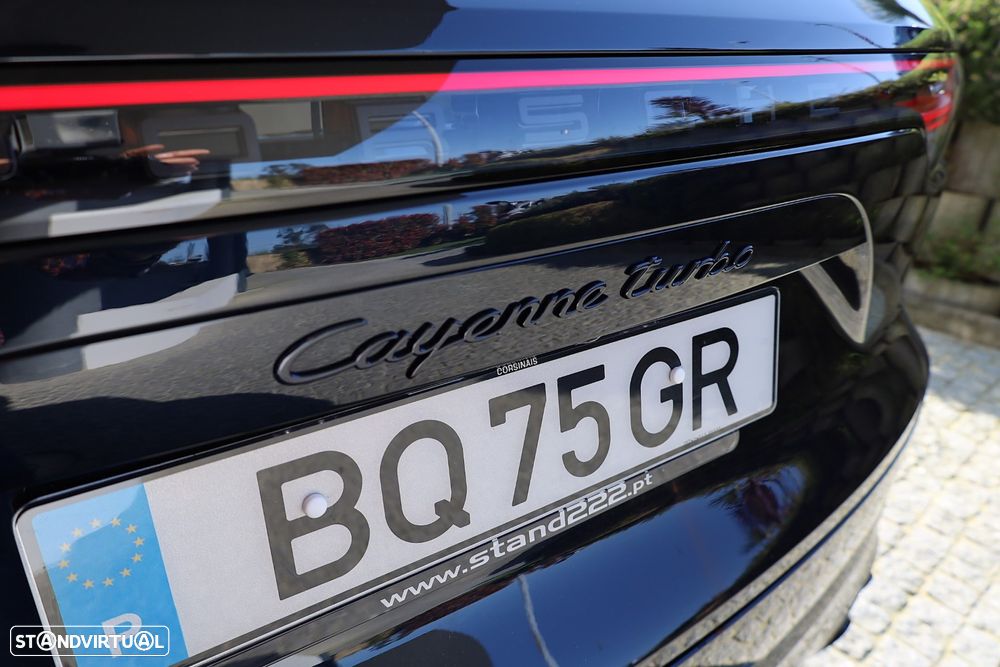 Porsche Cayenne Turbo - 13