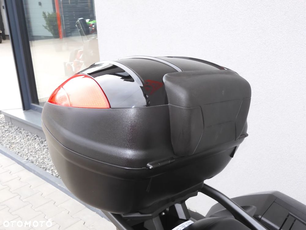 Kawasaki GTR - 12