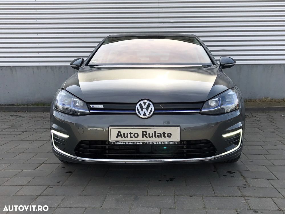 Volkswagen e-Golf - 12