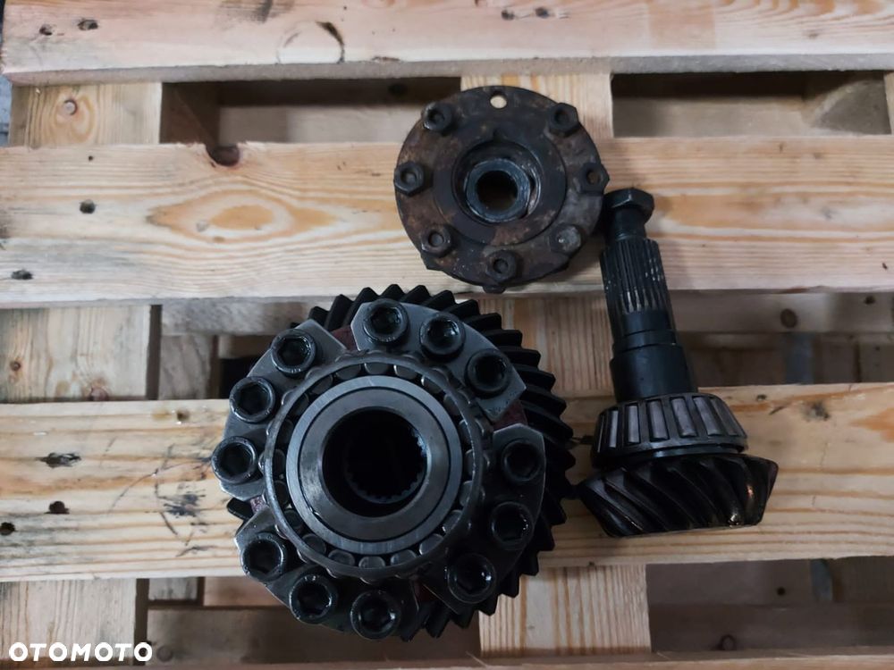 Fendt 309 atak talerz 19x38mechanizm różnicowy - 1