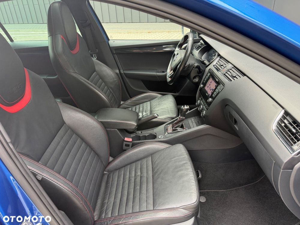 Skoda Octavia 2.0 TDI DSG RS - 20