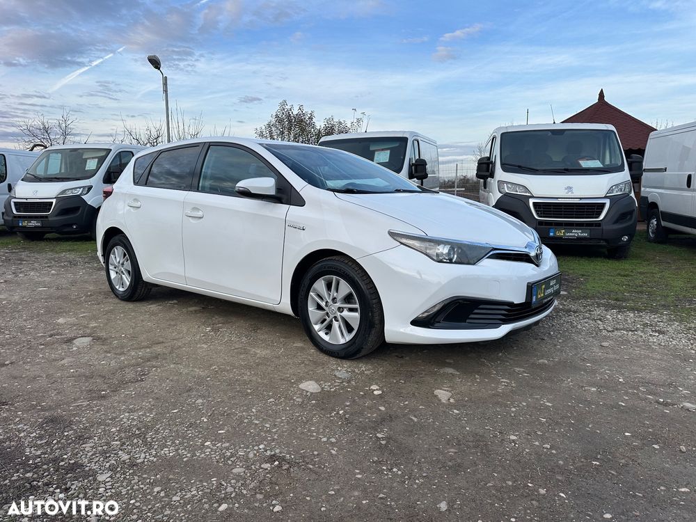 Toyota Auris 1.8 L VVT-i Hybrid Sol + - 4