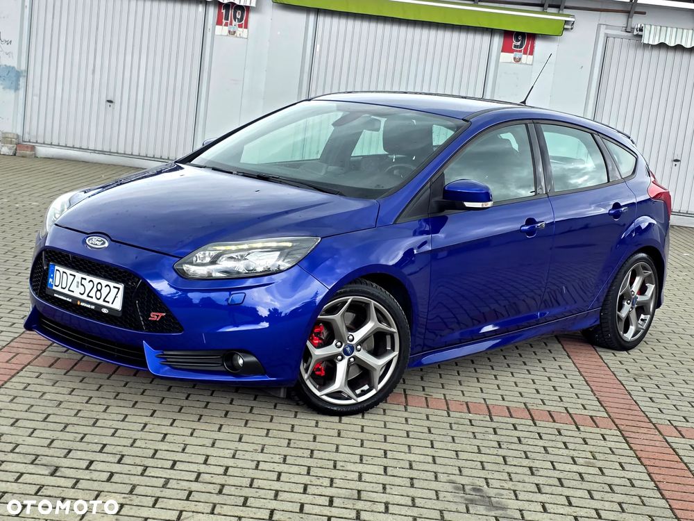 Ford Focus 2.0 EcoBoost ST mit Leder-Exclusiv-Paket - 1