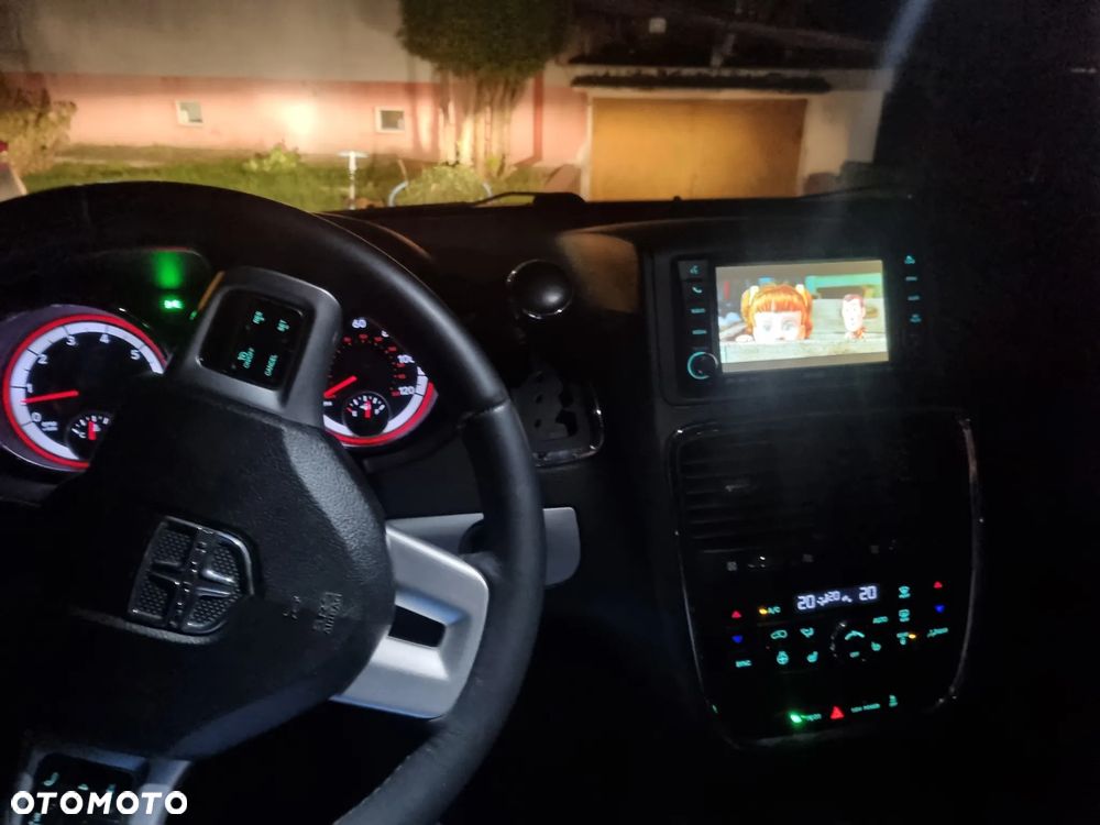 Dodge Grand Caravan 3.6 R/T - 11
