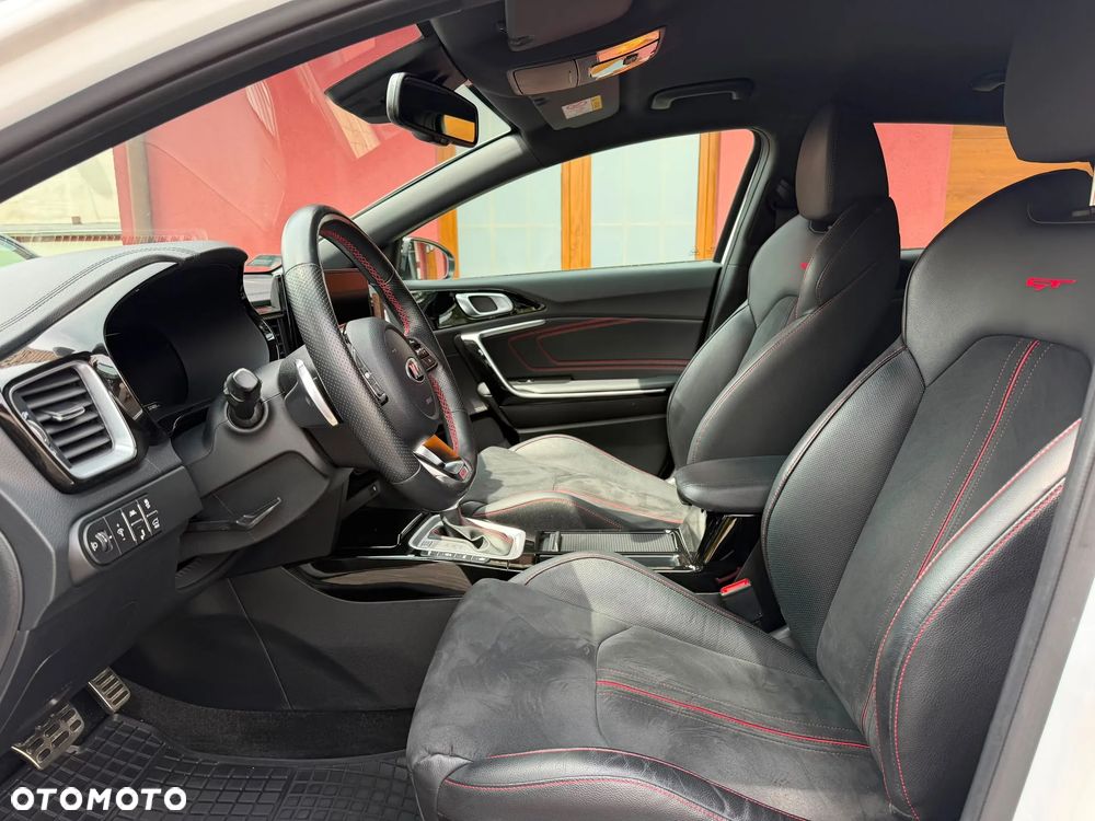 Kia ProCeed 1.6 T-GDI GT DCT - 18