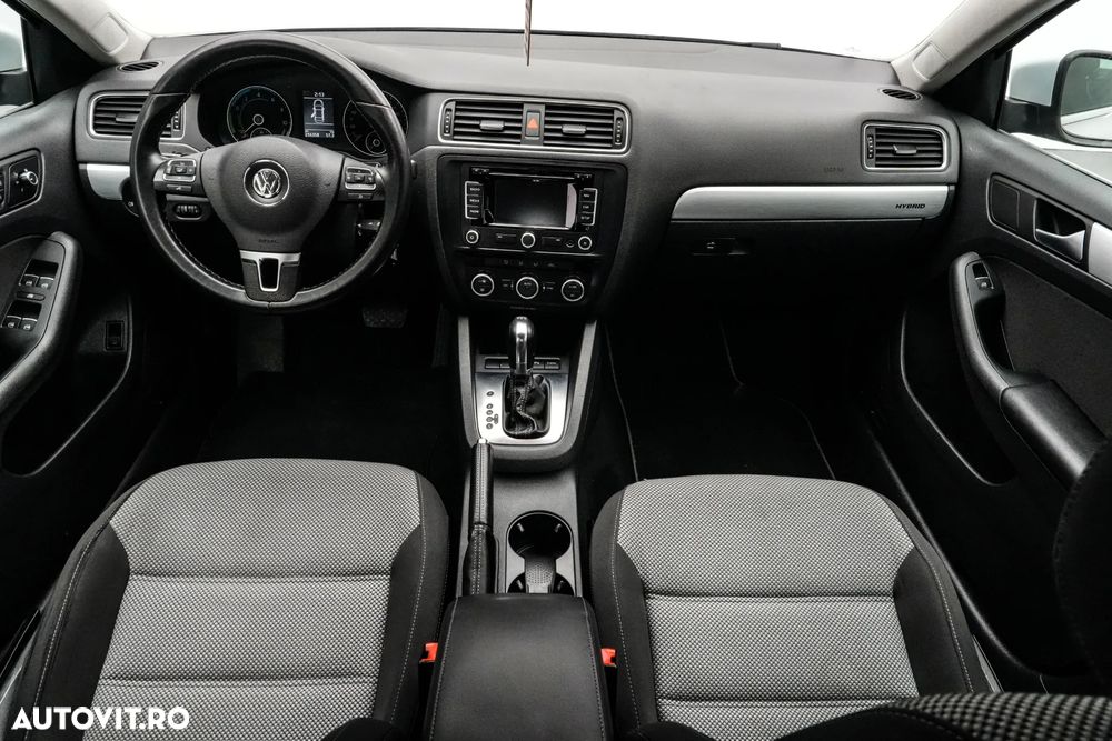 Volkswagen Jetta - 7