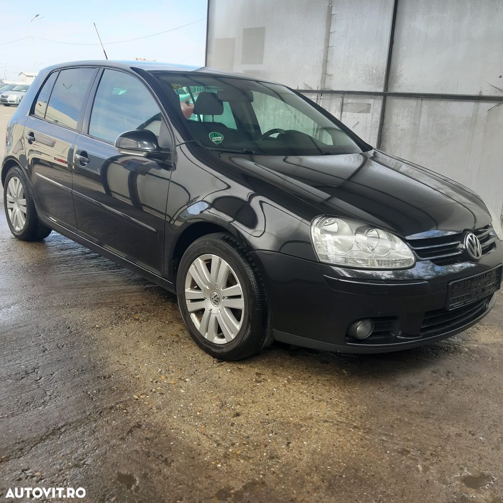 Volkswagen Golf - 1