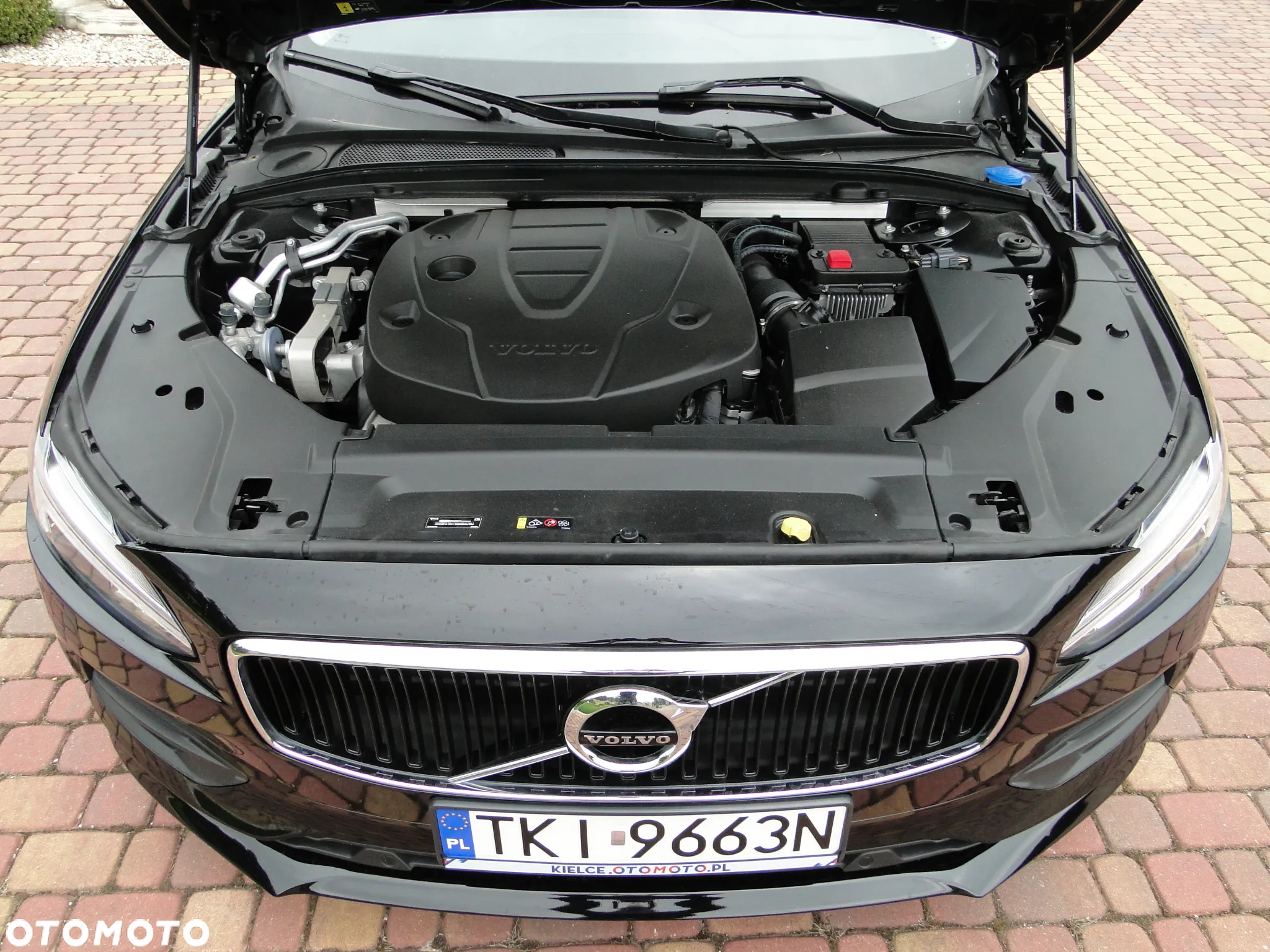 Volvo V90 D4 Momentum Pro - 30