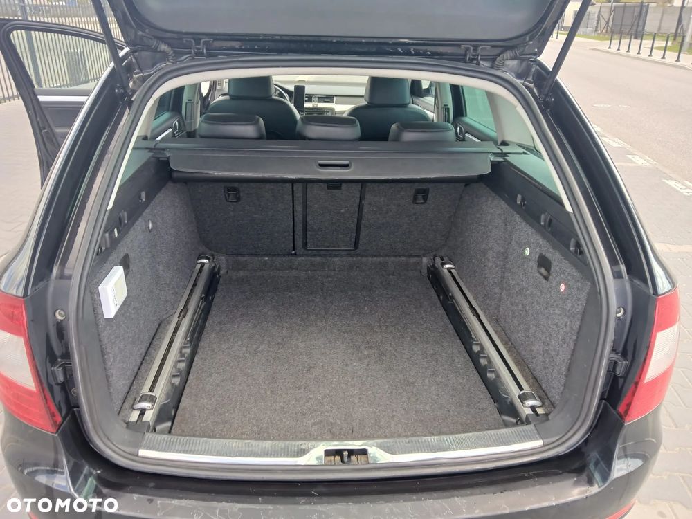 Skoda Superb 2.0 TSI Active DSG - 8