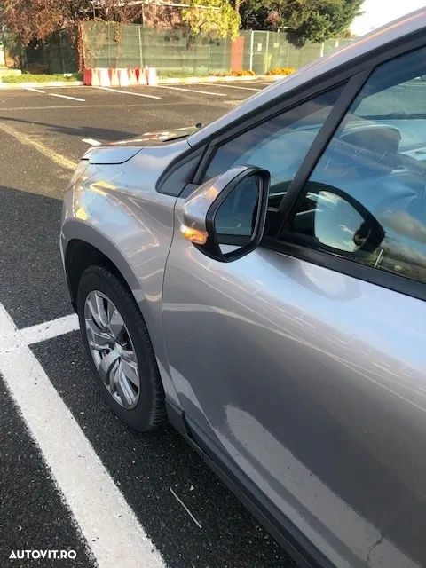 Peugeot 2008 1.2 PureTech Turbo EAT6 S&S Allure - 21