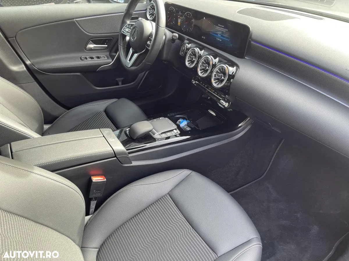 Mercedes-Benz A 180 7G-DCT - 11