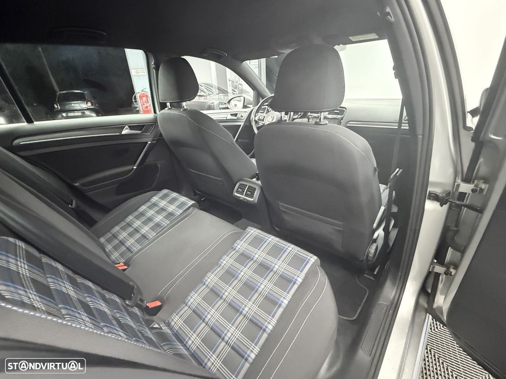 VW Golf 1.4 GTE Plug-in - 17