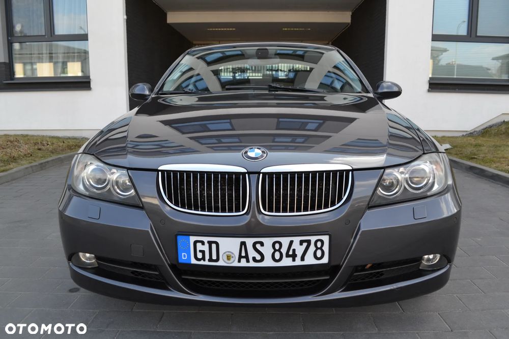 BMW Seria 3 325i - 2